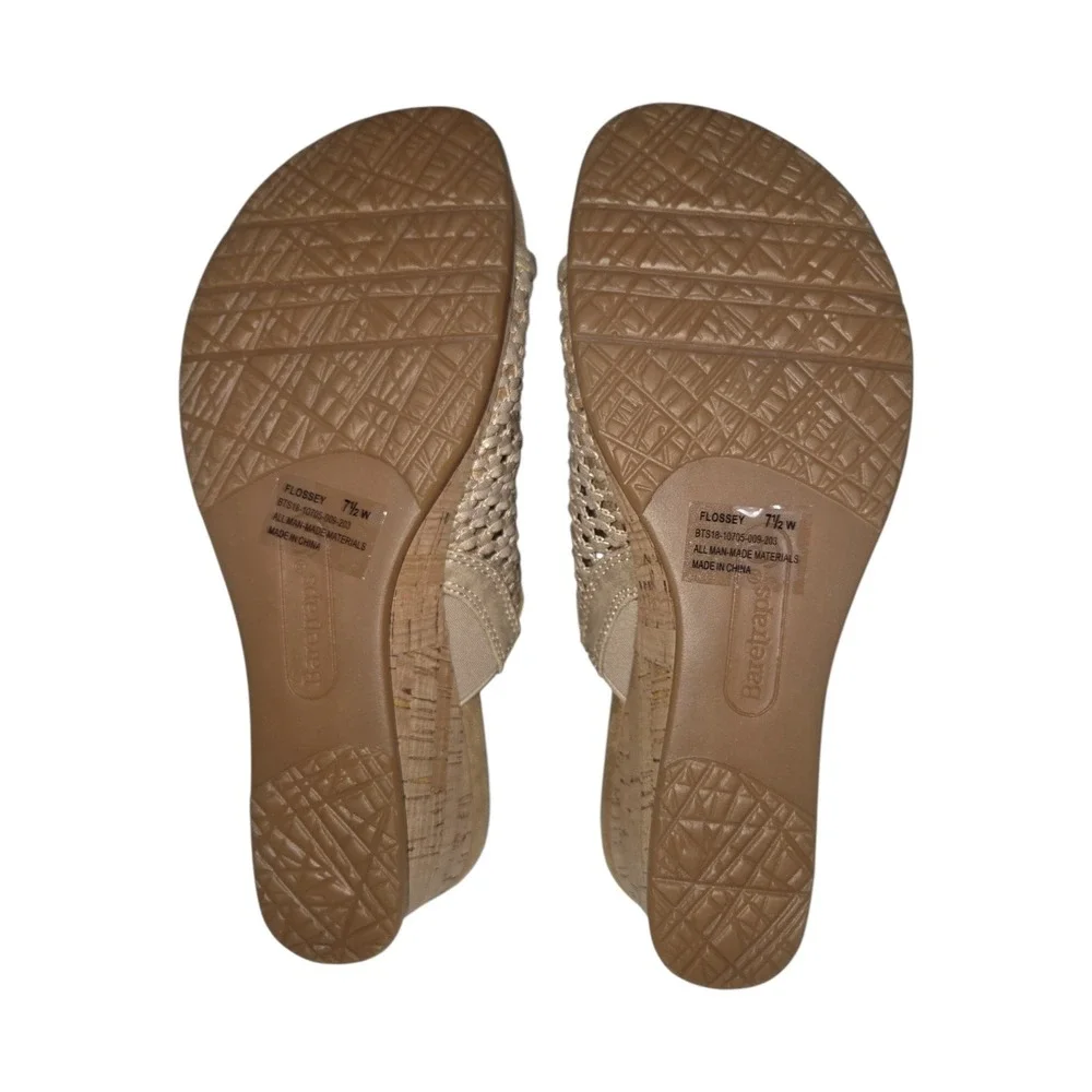 Baretraps Flossey Soft Gold Woven Wedge Sandals Womens 7.5 W Wide BT26520